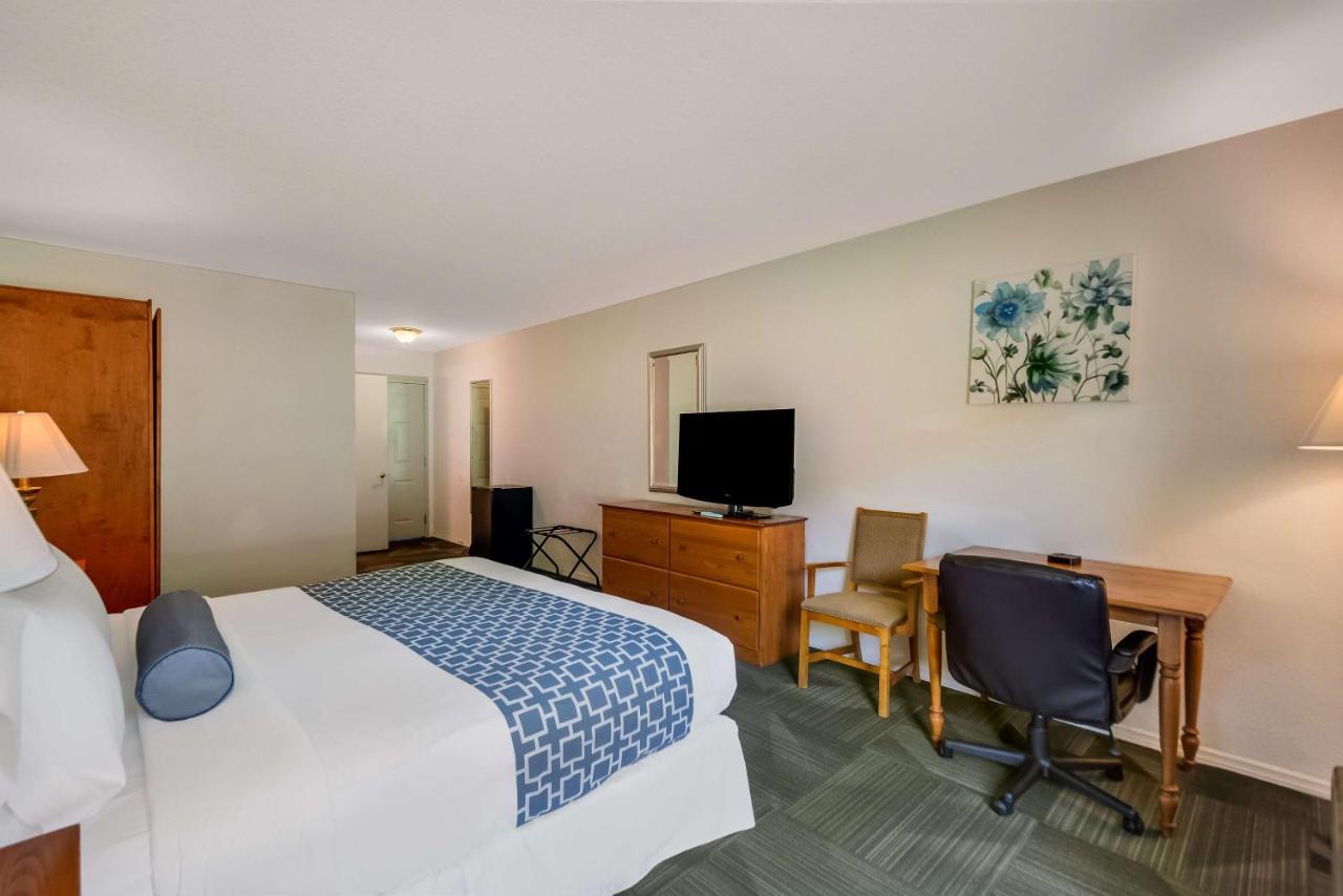 Surestay Plus Hotel By Best Western Berkeley Springs Extérieur photo