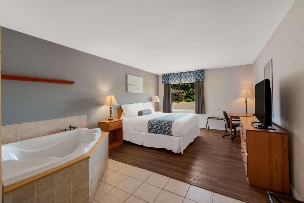 Surestay Plus Hotel By Best Western Berkeley Springs Extérieur photo