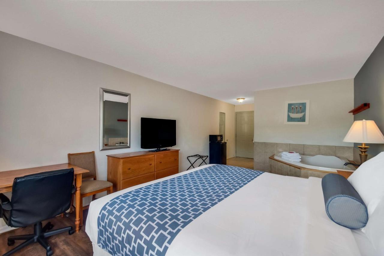 Surestay Plus Hotel By Best Western Berkeley Springs Extérieur photo