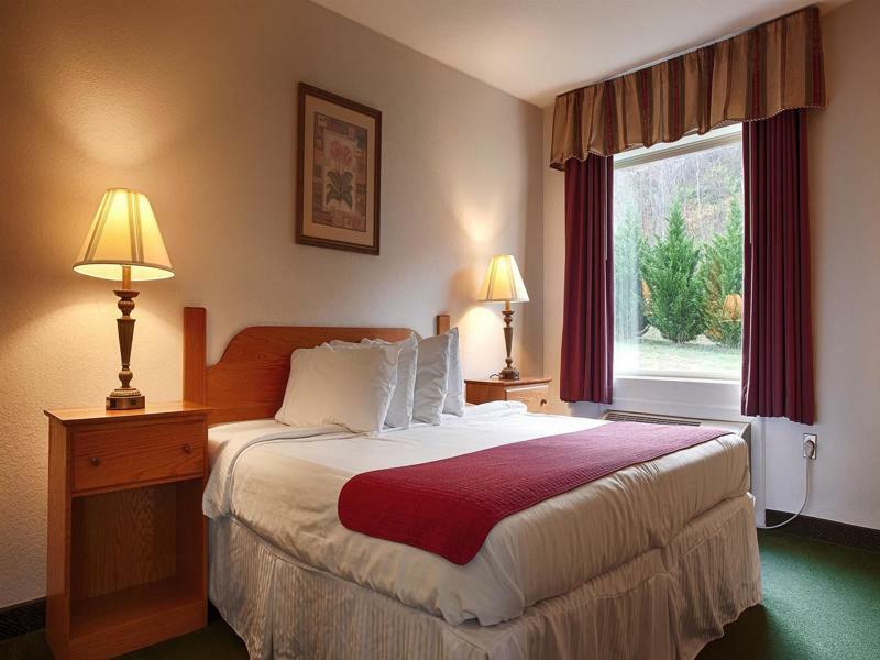 Surestay Plus Hotel By Best Western Berkeley Springs Extérieur photo